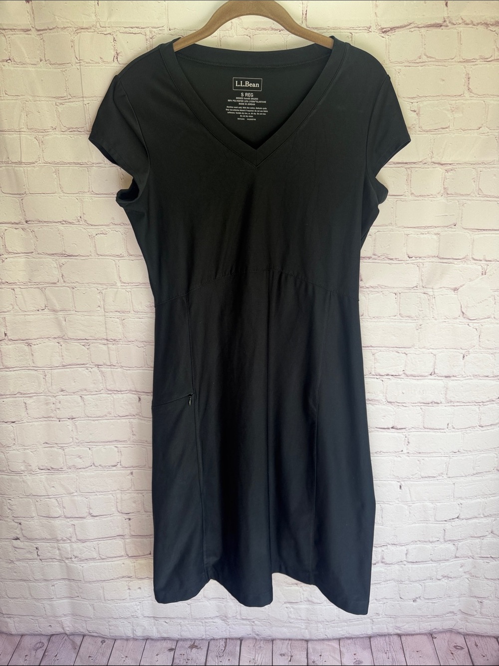 L.L. Bean Black V-Neck Midi Dress with Side Pocket Woman’s Size Small